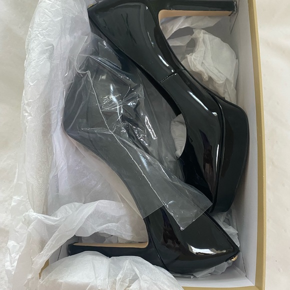 Michael Kors Chantal patent leather pumps - Picture 7 of 7
